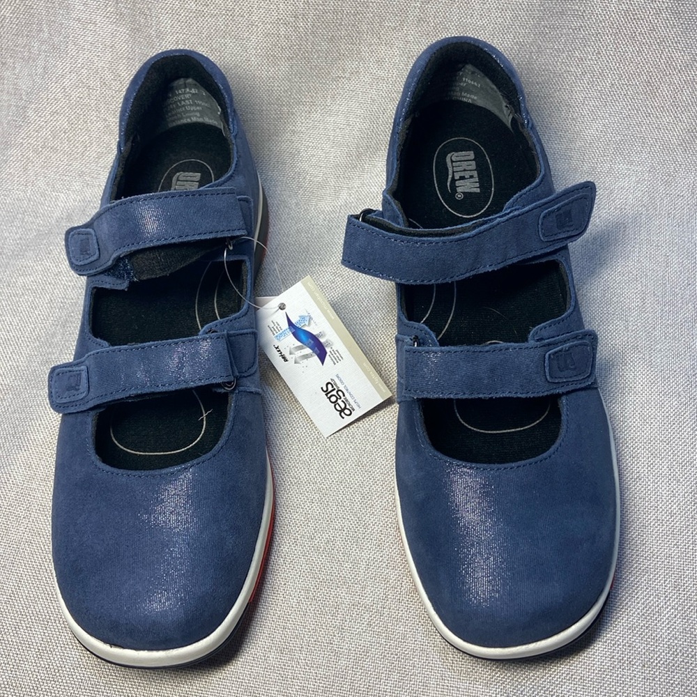 Drew Discovery - Women's Dual Strap Casual Shoes. Size 9,5W